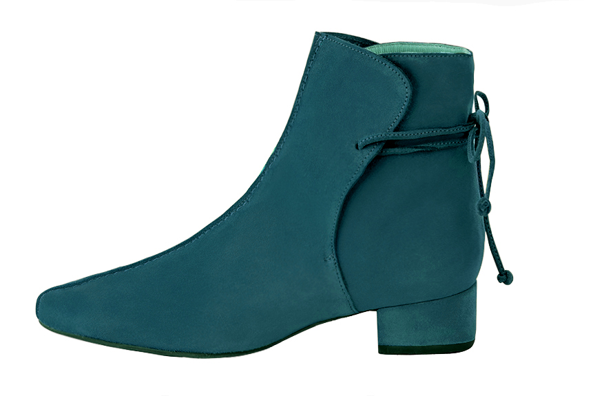 Boots habillees femme bleu canard Bottines lacets a l arriere Bout rond. Petit talon bottier. Modele Kenzo Paris Lacet